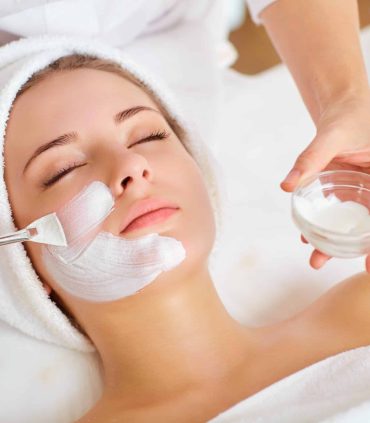 10-Things-To-Know-Before-Getting-Your-Facial-Waxing-scaled