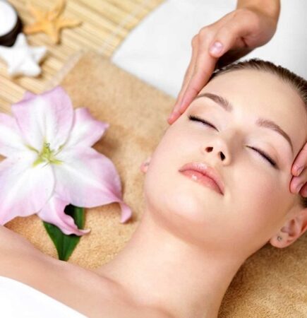 tac-dung-tuyet-voi-tu-viec-massage-mat-hang-ngay