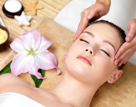 tac-dung-tuyet-voi-tu-viec-massage-mat-hang-ngay